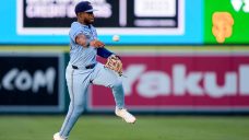 Blue Jays shortstop Leo Jimenez day-to-day with right knee sorness