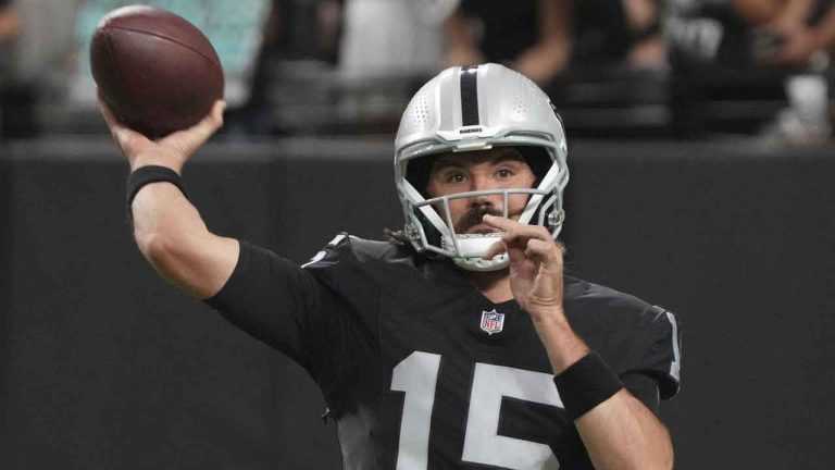 Las Vegas Raiders quarterback Gardner Minshew (15) warms up before an NFL preseason football game against the Dallas Cowboys, Saturday, Aug. 17, 2024, in Las Vegas. (Rick Scuteri/AP)
