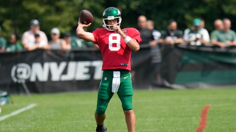 New York Jets quarterback Aaron Rodgers participates in a practice at the NFL football team's training facility in Florham Park, N.J., Tuesday, July 30, 2024. (Seth Wenig/AP)