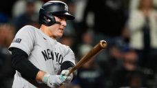 Rizzo returns to Yankees 16 days after fracturing fingers, goes 1 for 3 in ALCS opener