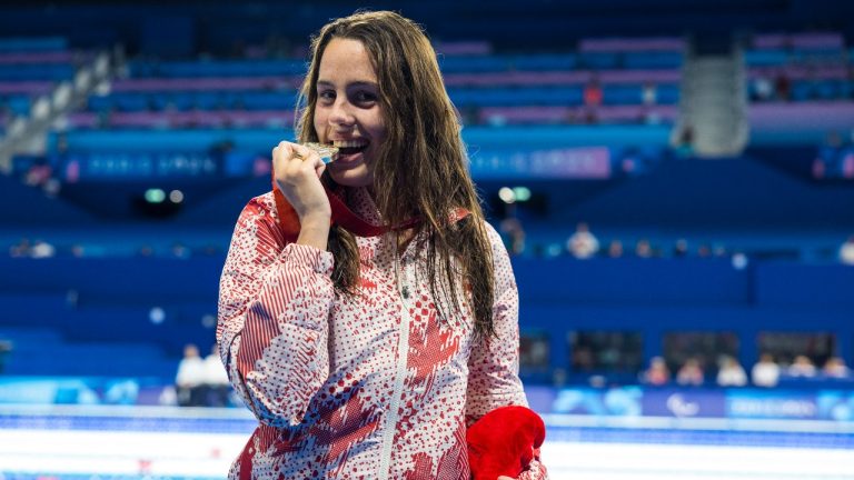 Aurelie Rivard wins the Silver Medal in the 100M Freestyle S10 at the 2024 Paralympics in Paris, France on September 1, 2024. // Aurélie Rivard remporte la médaille d’argent à l’épreuve féminine de 100 m style libre S10 aux Jeux paralympiques de 2024 à Paris, en France, le 1er septembre 2024. THE CANADIAN PRESS/HO - CANADIAN PARALYMPIC COMMITTEE, Michael P. Hall