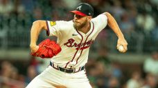 MLB Roundup: Chris Sale notches 16th win, reaches 200 strikeouts as Braves beat Rockies