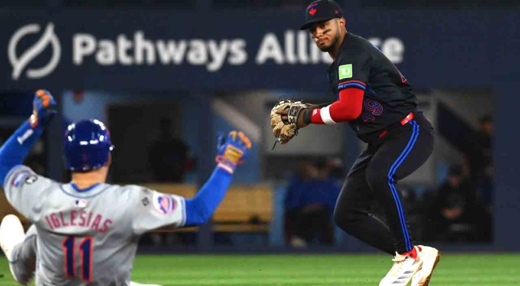 Blue Jays’ defensive miscues prove costly as Gibbons returns to Toronto with Mets