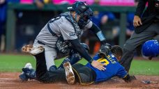 Mariners&#8217; Victor Robles makes questionable dash trying to steal home against Yankees