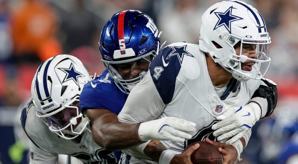 Prescott throws two TD passes, Cowboys win seventh straight over Giants