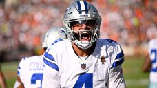 Prescott leads Cowboys to romp of Browns in opener after getting new contract