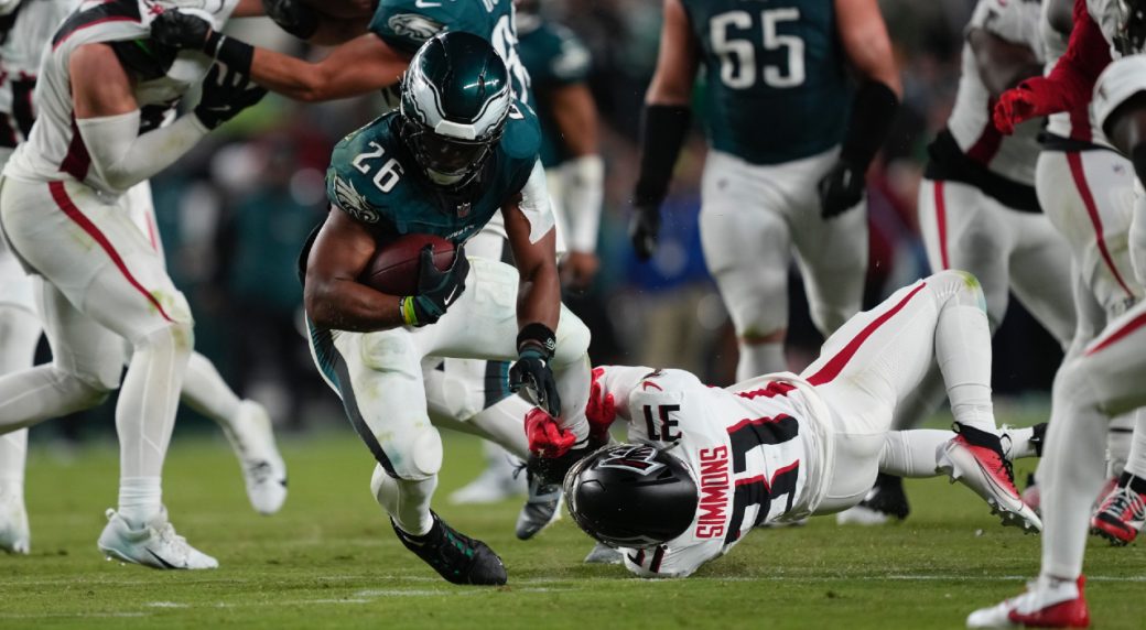 Barkley’s pivotal drop late in fourth quarter burns Eagles in loss to Falcons