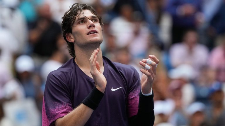 Jack Draper, of Great Britain, reacts after defeating Alex de Minaur, of Australia, during the quarterfinals of the U.S. Open tennis championships, Wednesday, Sept. 4, 2024, in New York. (AP/Pamela Smith)