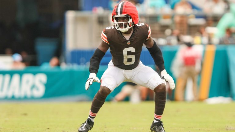 Cleveland Browns linebacker Jeremiah Owusu-Koramoah (6) reacts at the snap during an NFL football game against the Jacksonville Jaguars, Sunday, Sept. 15, 2024, in Jacksonville, Fla. The Browns defeated the Jaguars 18-13. (AP Photo/Gary McCullough)