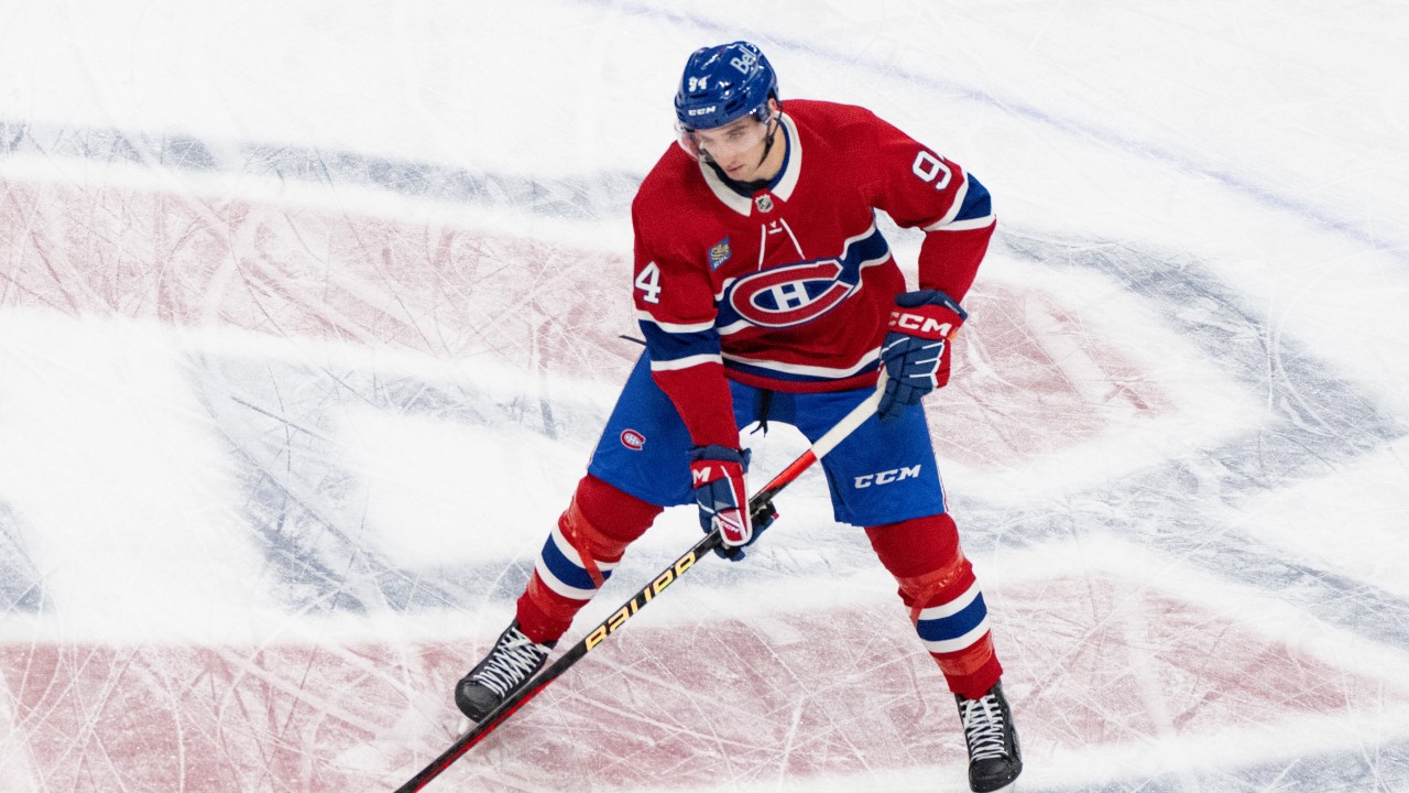 Canadiens recall defenceman Logan Mailloux from AHL Laval