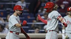 Phillies clinch third-straight playoff berth in win over Mets, near NL East crown