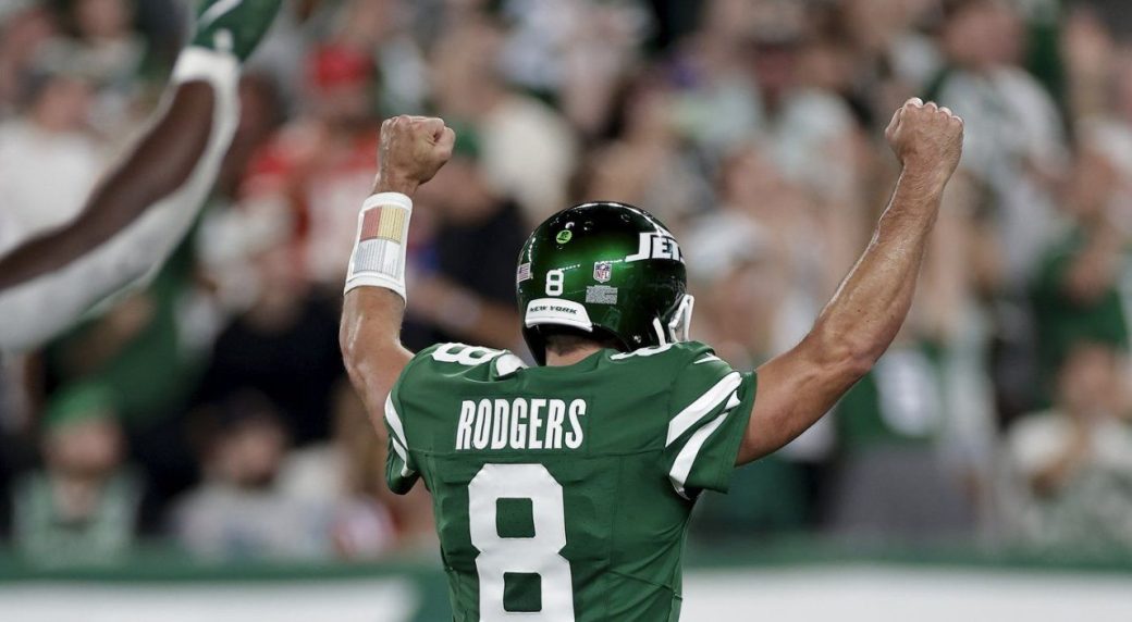 Rodgers sparkles in first home start since injury, leads Jets to win over Patriots