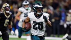 Saquon Barkley&#8217;s two fourth-quarter TDs lift Eagles over Saints in thriller