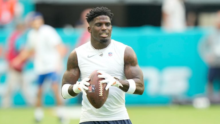 Dolphins’ Tyreek Hill traffic citations dismissed, officers no-show