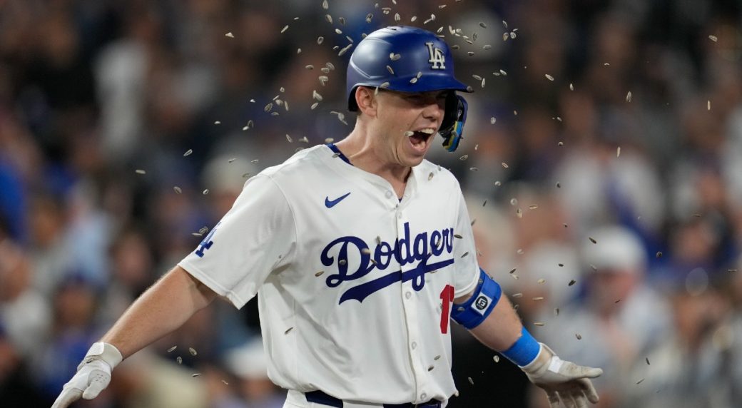 Dodgers clinch third-straight NL West title with win over Padres