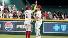 Diamondbacks rout Padres, await Mets-Braves doubleheader to find out playoff fate