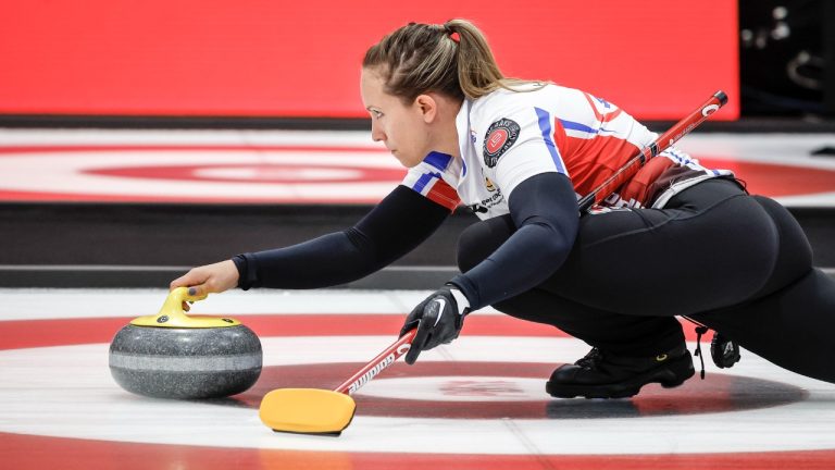 Team Homan skip Rachel Homan delivers a stone against Team Skrlik during the women's curling final at the PointsBet Invitational in Calgary, Alta., Sunday, Sept. 29, 2024. (Jeff McIntosh/CP)