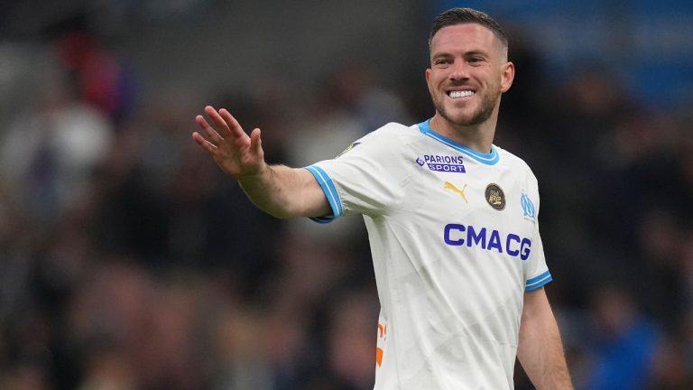 Marseille's Jordan Veretout reacts after missing a scoring chance during the French League One soccer match between Olympique de Marseille and Nice at the Velodrome stadium in Marseille, south of France, Wednesday, April 24, 2024. (Daniel Cole/AP)