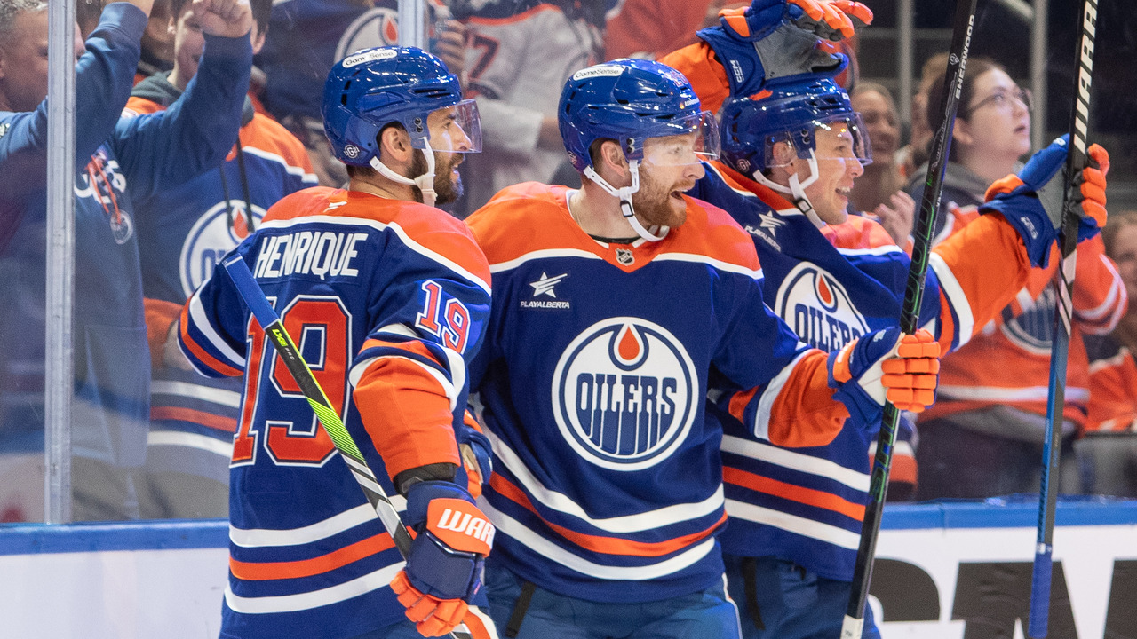 Oilers surge to comeback win after pair of momentum-swinging fights