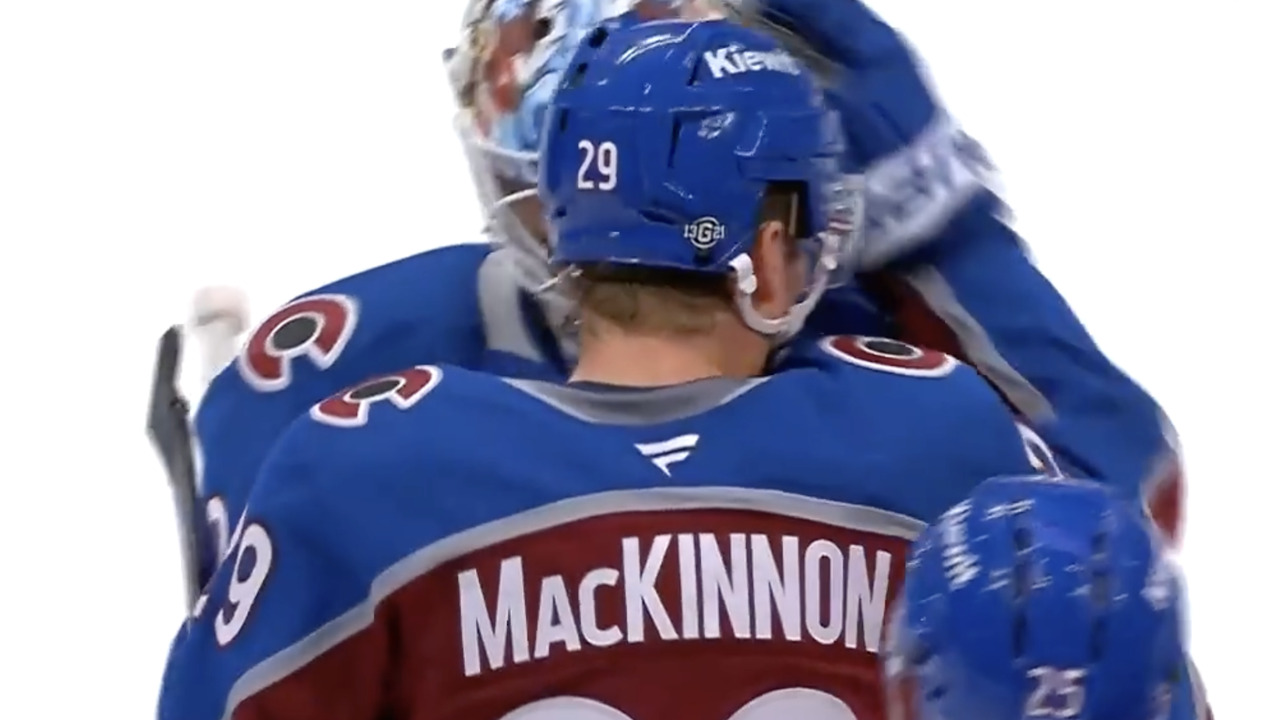 MacKinnon buries OT winner for Avalanche to earn first win of season