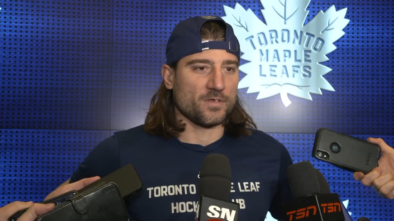 Tanev talks sibling rivalry with brother Brandon ahead of Leafs vs. Kraken