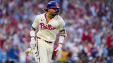 Castellanos wins Game 2 for Phillies over Mets with walk-off single