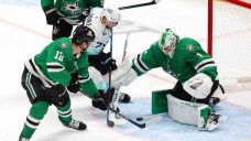 DeSmith has 25-save shutout as Stars beat Kraken