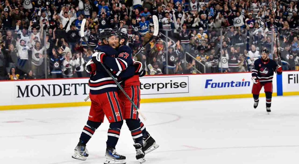 Jets remain undefeated after pair of late goals sink Penguins