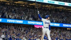 Dodgers&#8217; Freeman caps epic World Series opener with walk-off grand slam vs. Yankees