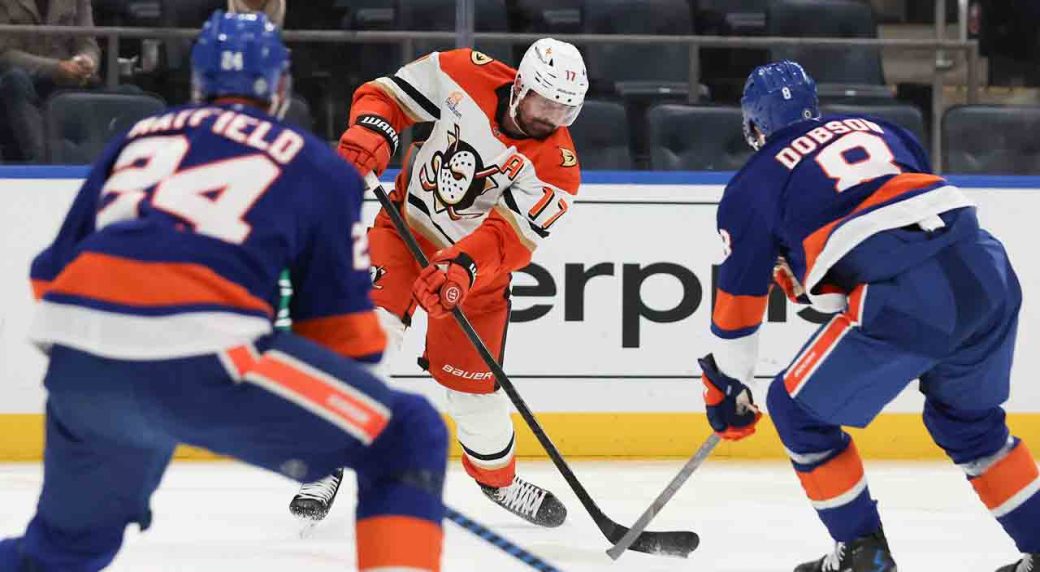 NHL Roundup: Dostal stops 41 shots as Ducks beat Islanders