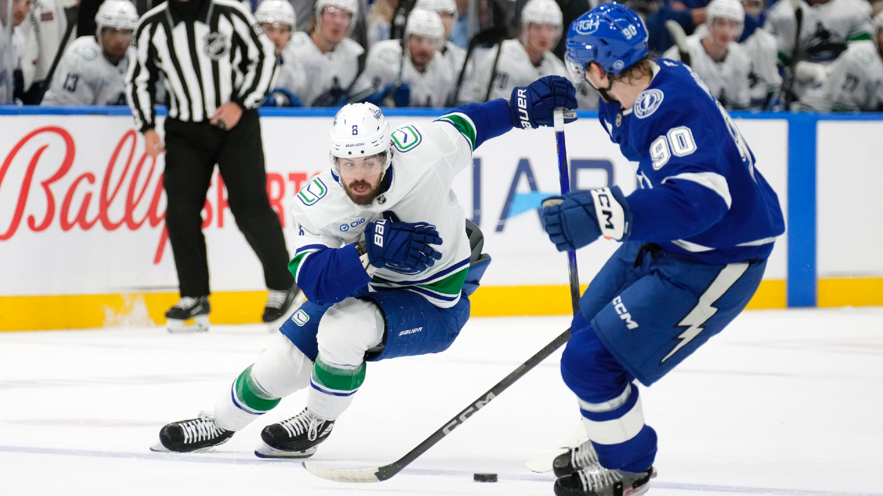 Lightning hand Canucks third straight loss in Milton-delayed home opener