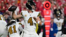 Saints QB Derek Carr leaves with oblique injury in another losing night against Chiefs