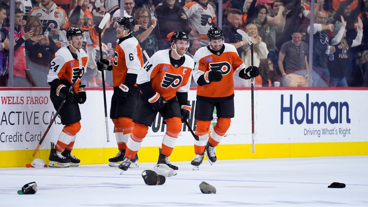 Couturier’s hat trick helps Flyers beat Wild, snap six-game skid