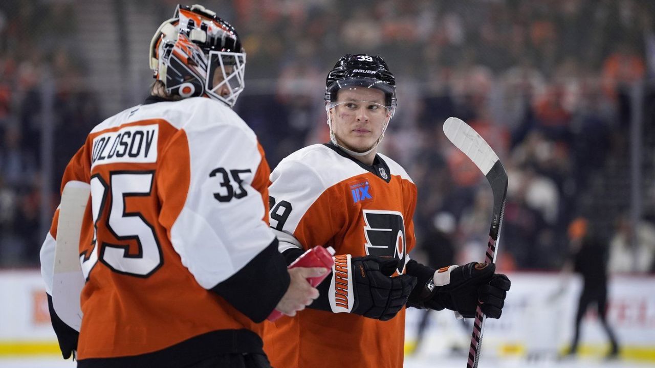 Aleksei Kolosov makes Flyers debut, becoming first Belarusian goalie in NHL history