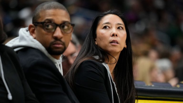 Former Las Vegas Aces first assistant coach Natalie Nakase, right. (Lindsey Wasson/AP)