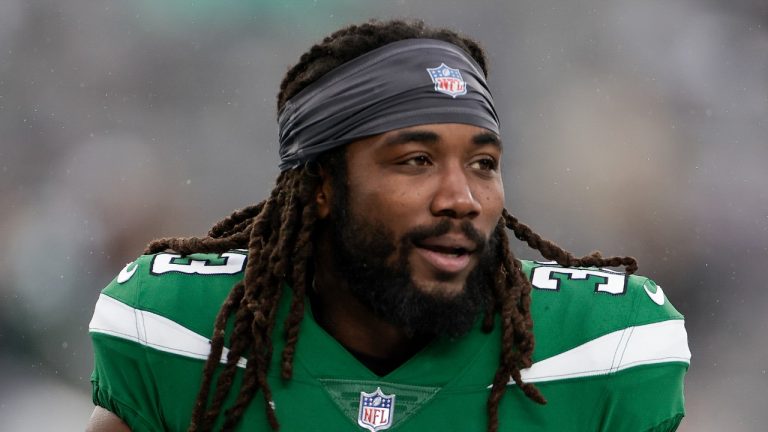 FILE - Then-New York Jets running back Dalvin Cook (33) warms up before playing against the Atlanta Falcons in an NFL football game, Sunday, Dec. 3, 2023, in East Rutherford, N.J. (Adam Hunger/AP)