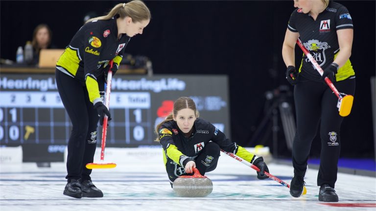 Kaitlyn Lawes shoots a stone during the HearingLife Tour Challenge on Wednesday, Oct. 2, 2024, in Charlottetown. (Anil Mungal/GSOC)