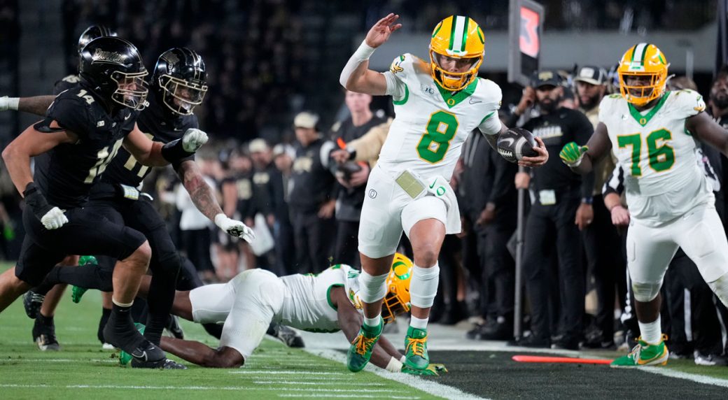 Oregon is new No. 1 in AP Top 25 college football poll 