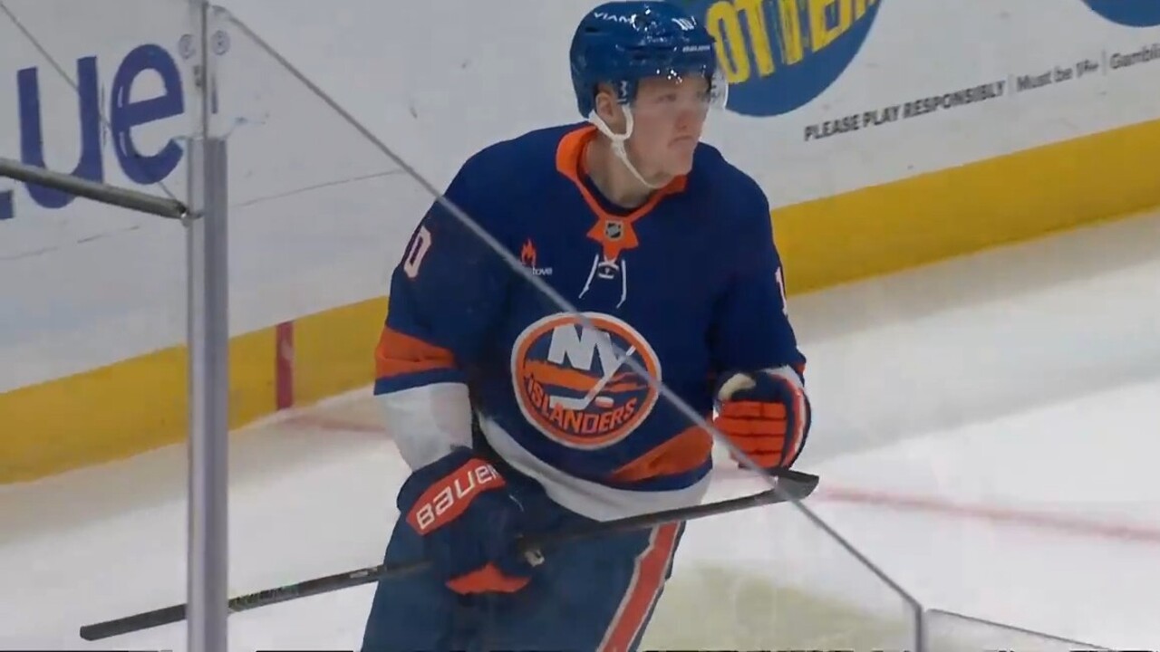 Islanders’ Holmstrom dekes out Markstrom with slick stickwork