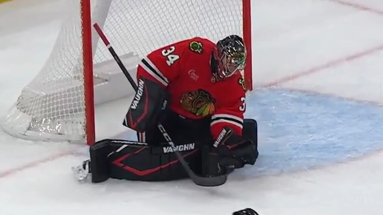 Blackhawks’ Mrazek makes save with Hall’s stick after losing his paddle