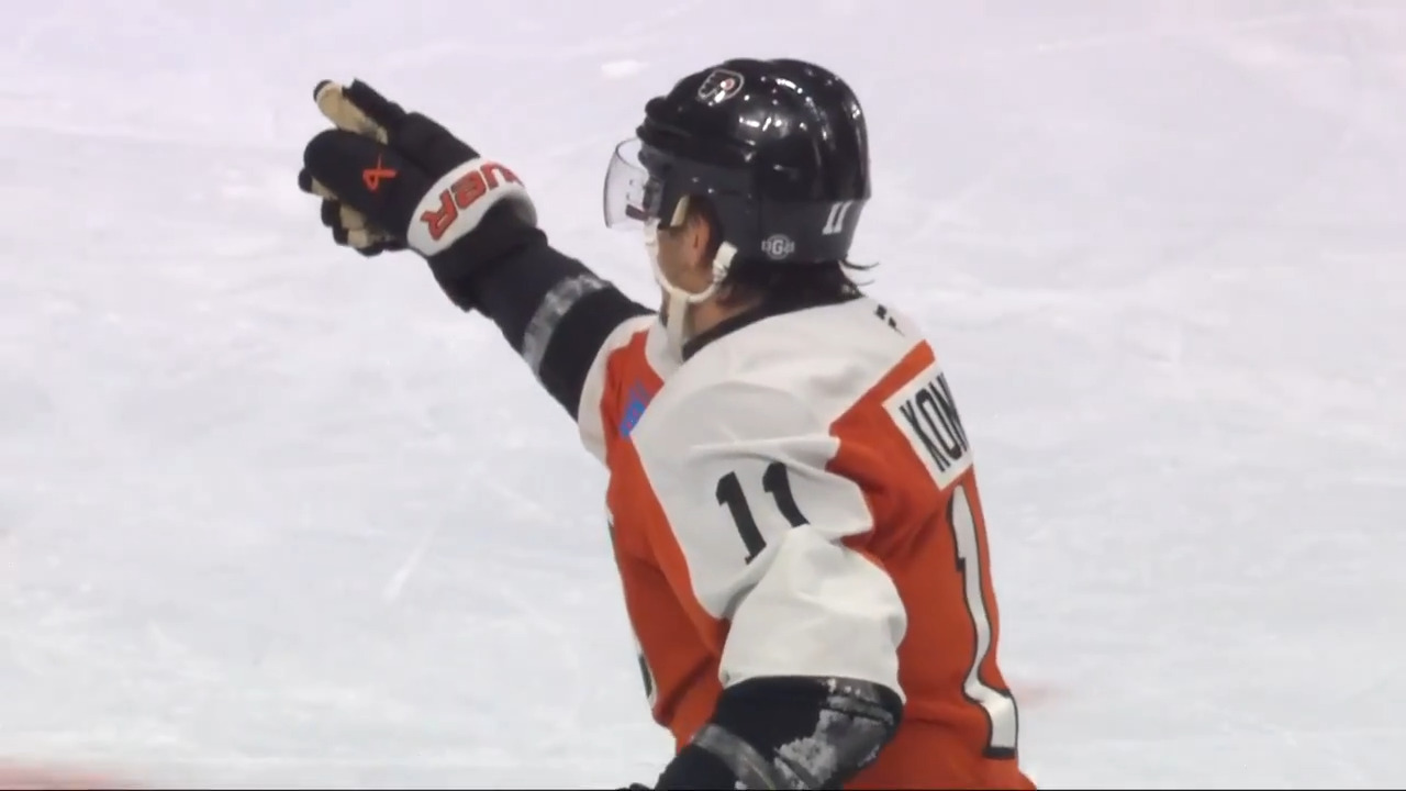 Flyers’ Konecny puts home a power-play goal while falling backwards