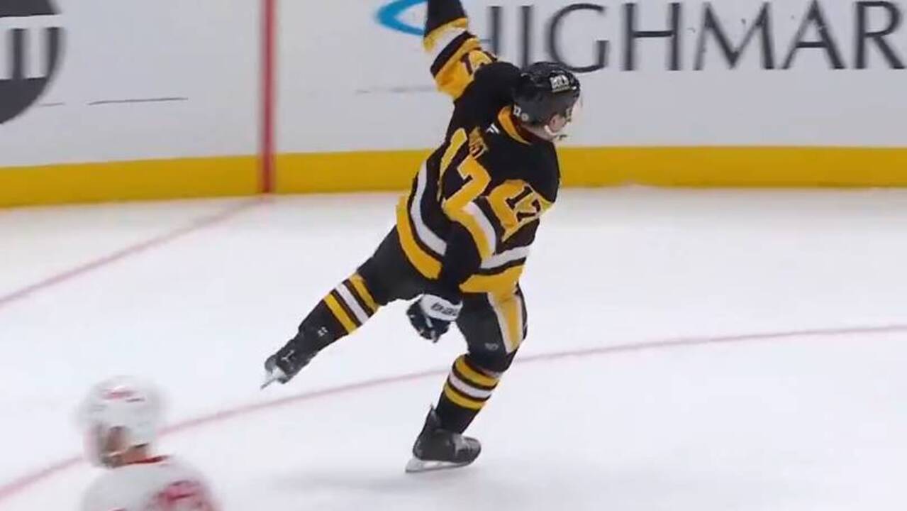 Penguins’ Rust tucks home goal with nasty power move