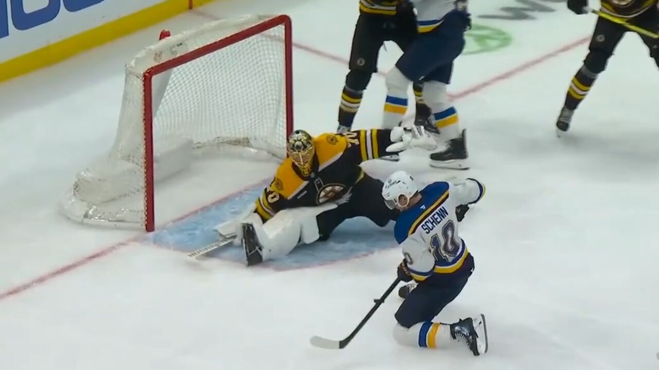 Bruins’ Korpisalo makes back-to-back sprawling saves to deny Schenn