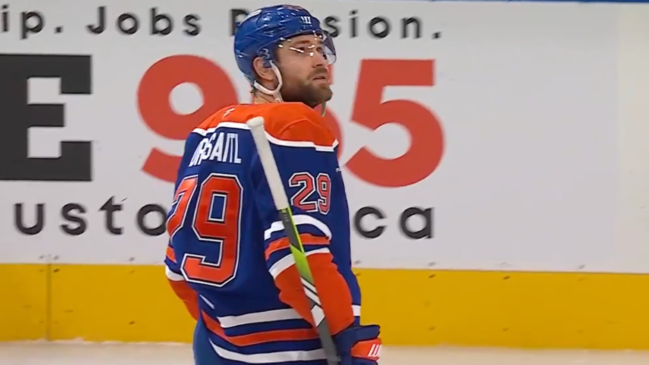 Gotta See It: Oilers’ Draisaitl scores insane goal from own blue line