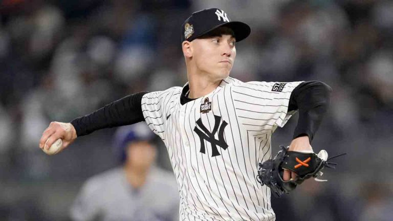 New York Yankees pitcher Luke Weaver throws against the Los Angeles Dodgers during the ninth inning in Game 3 of the baseball World Series, Monday, Oct. 28, 2024, in New York. (Ashley Landis/CP)