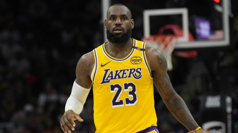 Los Angeles Lakers forward LeBron James (23) in the first half of an NBA basketball game against the Cleveland Cavaliers, Wednesday, Oct. 30, 2024, in Cleveland. (AP Photo/Sue Ogrocki) 