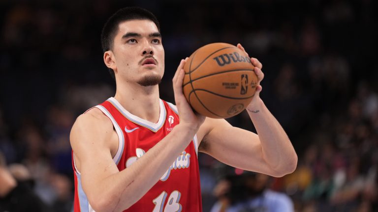 Memphis Grizzlies center Zach Edey plays against the Denver Nuggets in the first half of an NBA basketball game Sunday, Nov. 17, 2024, in Memphis, Tenn. (AP Photo/Mark Humphrey)