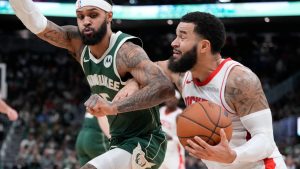 Houston Rockets' Fred VanVleet tries to get past Milwaukee Bucks' Gary Trent Jr. during the second half of an NBA basketball game Monday, Nov. 18, 2024, in Milwaukee. The Bucks won 101-100. (AP Photo/Morry Gash)