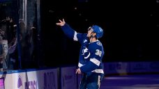 Hagel ties NHL record with four assists in first period, Lightning beat Avalanche