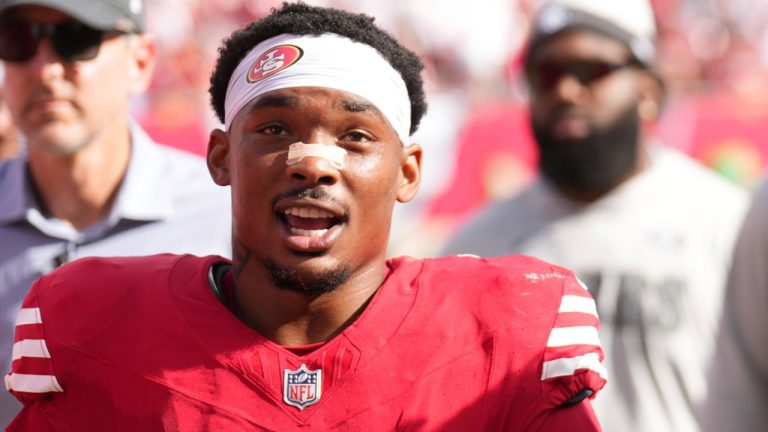 San Francisco 49ers cornerback Deommodore Lenoir (2) leaves the field at half time during an NFL football game against the Tampa Bay Buccaneers, Sunday, Nov. 10, 2024, in Tampa, Fla. (AP Photo/Peter Joneleit)